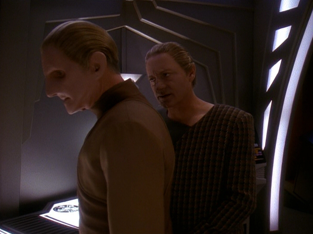 extant_StarTrek_DS9_5x12-TheBegotten_01319.jpg
