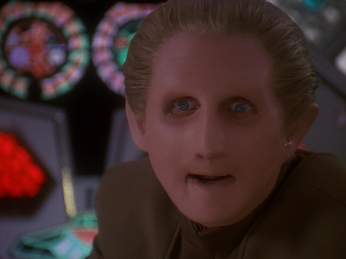extant_StarTrek_DS9_5x12-TheBegotten_03145.jpg