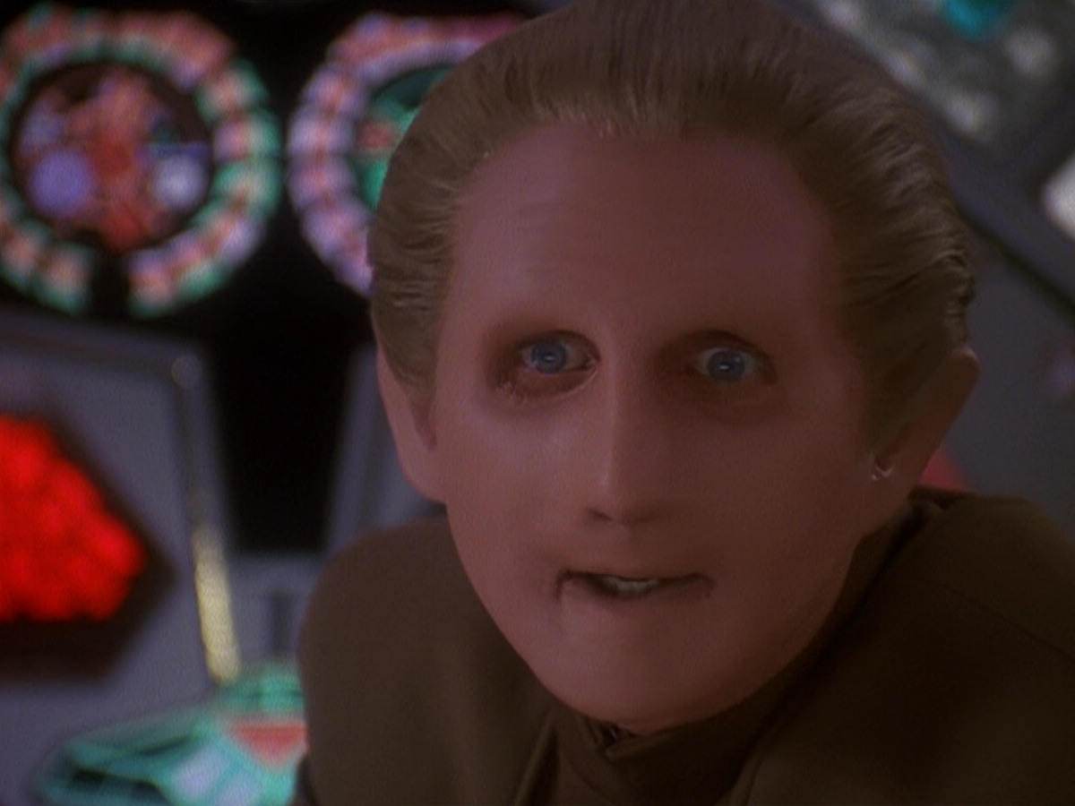 extant_StarTrek_DS9_5x12-TheBegotten_03148.jpg