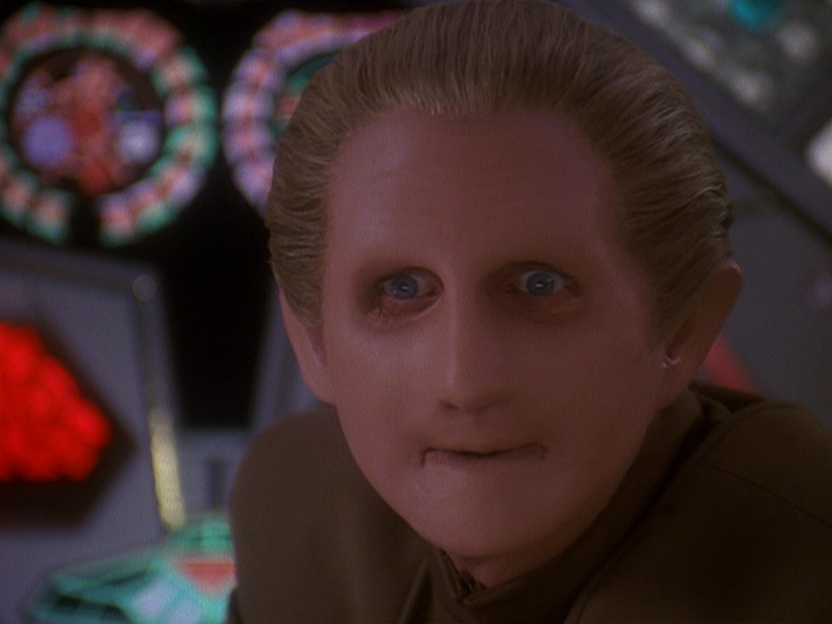 extant_StarTrek_DS9_5x12-TheBegotten_03149.jpg