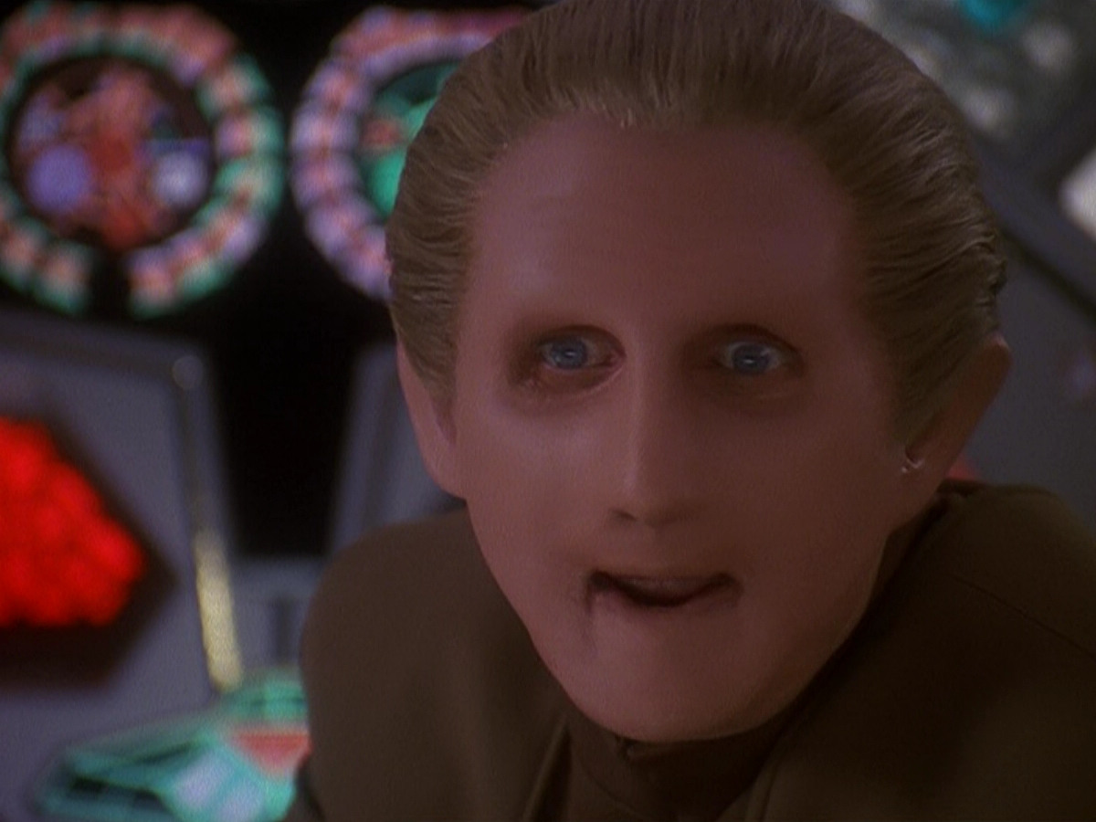 extant_StarTrek_DS9_5x12-TheBegotten_03151.jpg