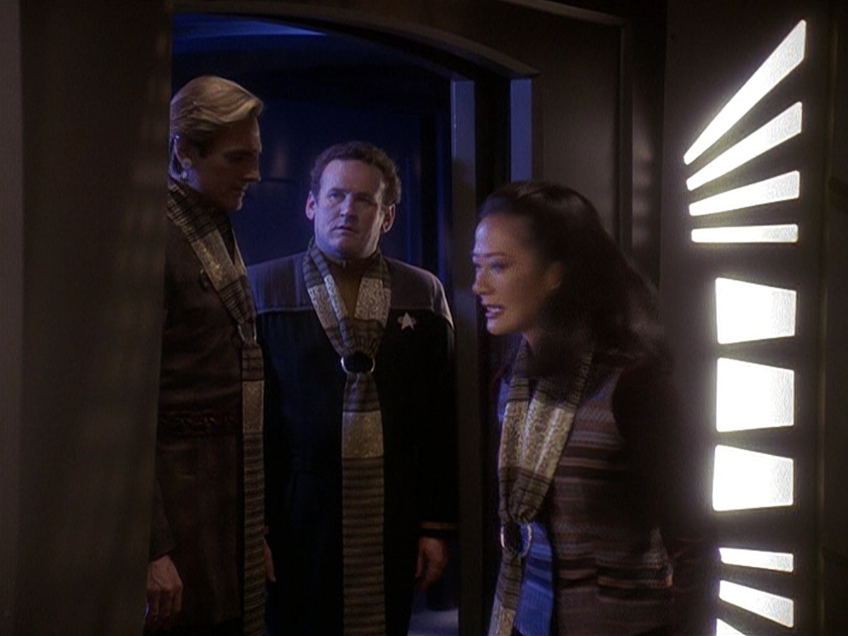 extant_StarTrek_DS9_5x12-TheBegotten_03300.jpg