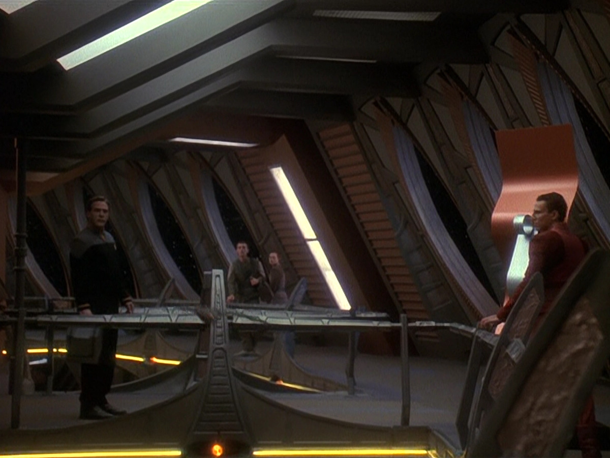 extant_StarTrek_DS9_5x12-TheBegotten_03495.jpg