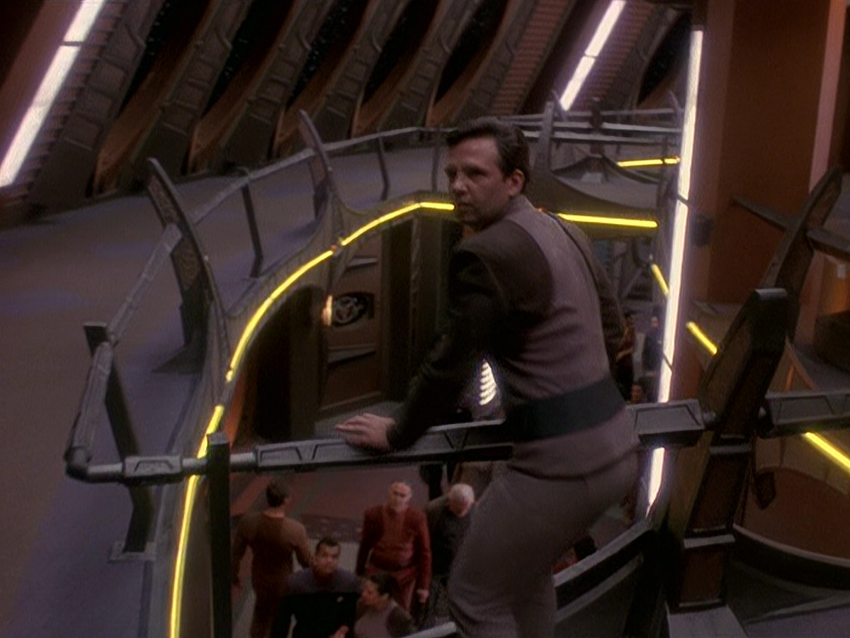 extant_StarTrek_DS9_5x12-TheBegotten_03497.jpg