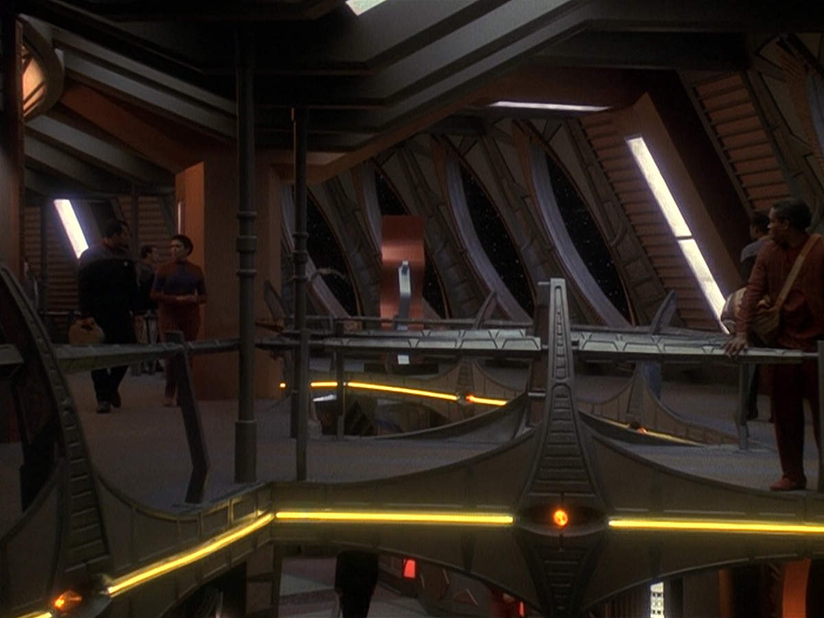 extant_StarTrek_DS9_5x12-TheBegotten_03506.jpg