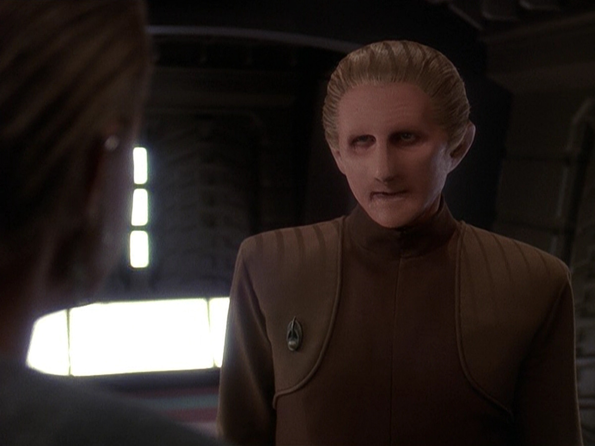 extant_StarTrek_DS9_5x12-TheBegotten_03647.jpg