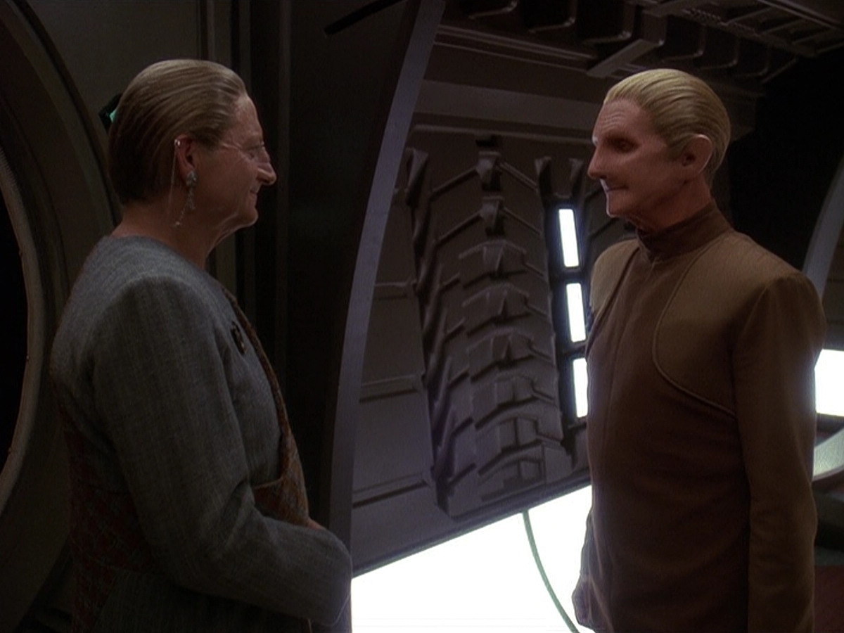 extant_StarTrek_DS9_5x12-TheBegotten_03666.jpg
