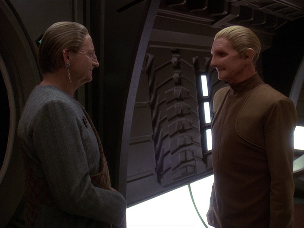 extant_StarTrek_DS9_5x12-TheBegotten_03667.jpg