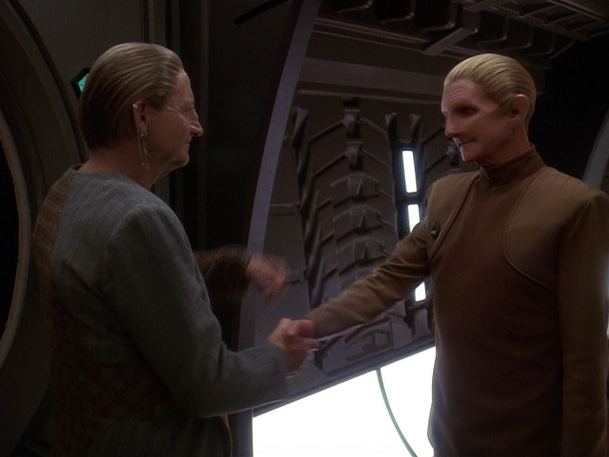 extant_StarTrek_DS9_5x12-TheBegotten_03671.jpg