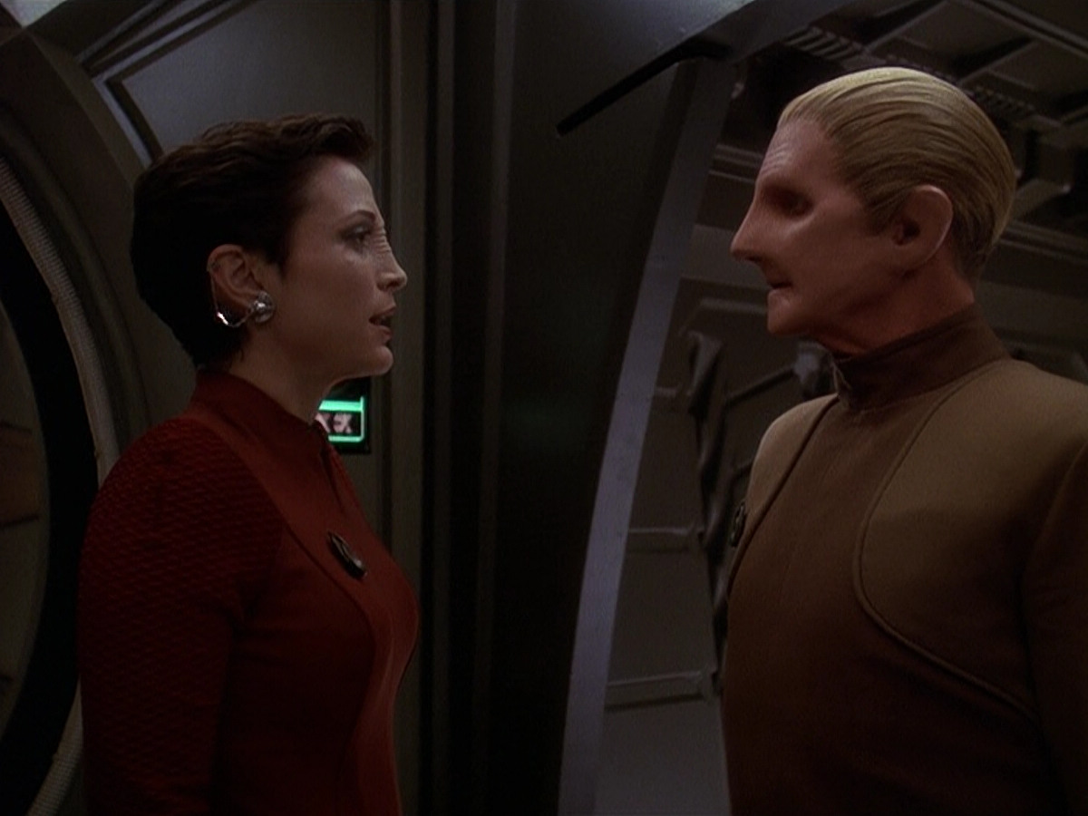 extant_StarTrek_DS9_5x12-TheBegotten_03722.jpg