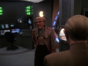 extant_StarTrek_DS9_5x12-TheBegotten_00121.jpg