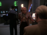 extant_StarTrek_DS9_5x12-TheBegotten_00133.jpg