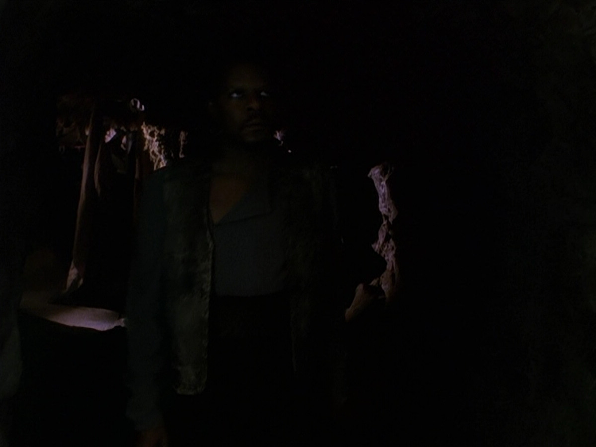 extant_StarTrek_DS9_5x13-ForTheUniform_00012.jpg