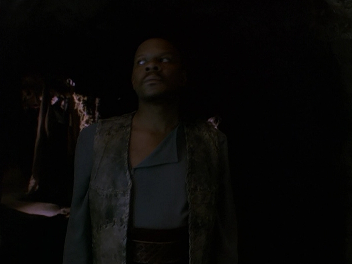 extant_StarTrek_DS9_5x13-ForTheUniform_00014.jpg