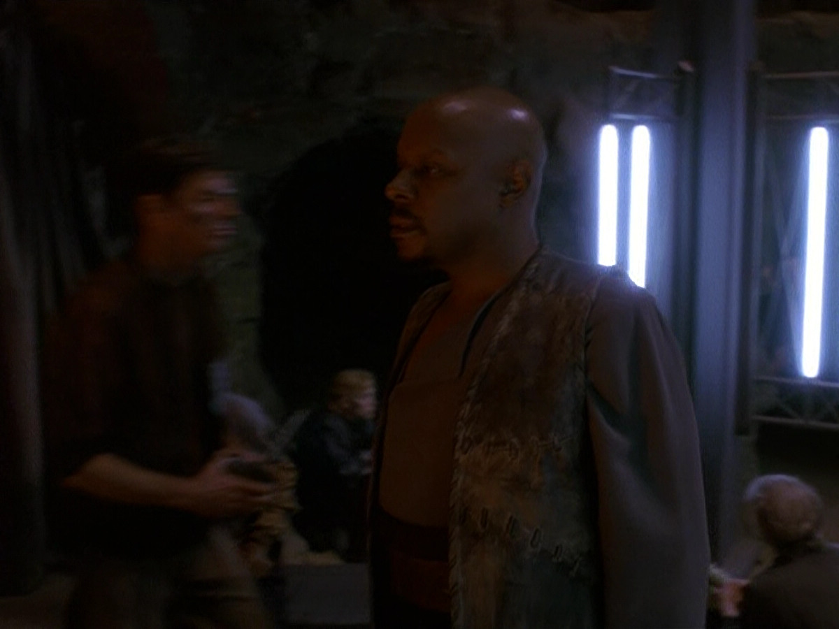 extant_StarTrek_DS9_5x13-ForTheUniform_00039.jpg