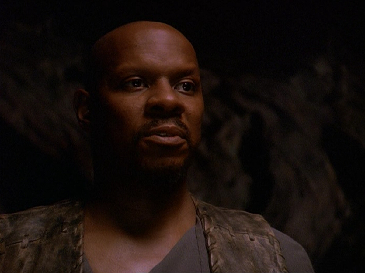 extant_StarTrek_DS9_5x13-ForTheUniform_00171.jpg