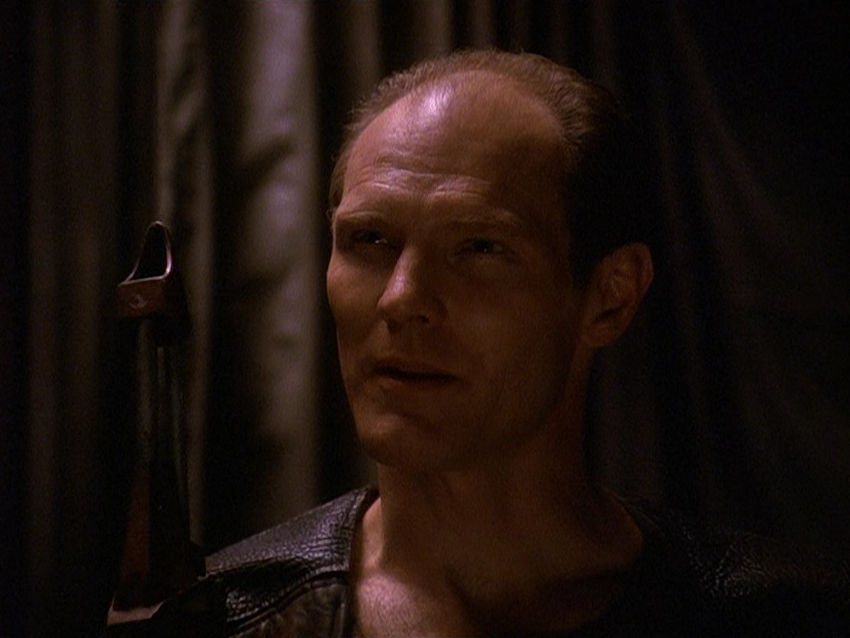 extant_StarTrek_DS9_5x13-ForTheUniform_00201.jpg