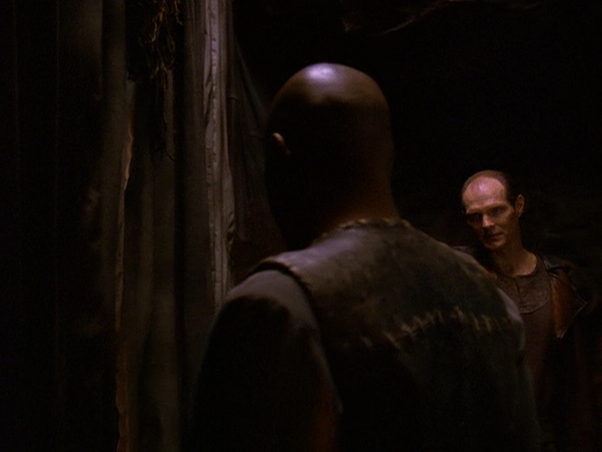 extant_StarTrek_DS9_5x13-ForTheUniform_00257.jpg