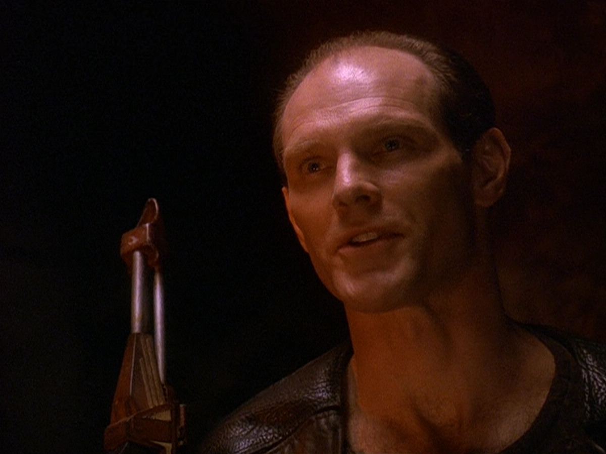 extant_StarTrek_DS9_5x13-ForTheUniform_00268.jpg