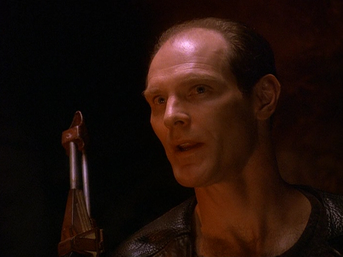 extant_StarTrek_DS9_5x13-ForTheUniform_00271.jpg