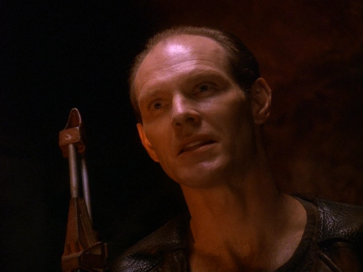 extant_StarTrek_DS9_5x13-ForTheUniform_00283.jpg