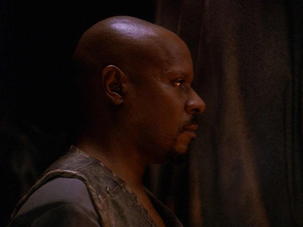 extant_StarTrek_DS9_5x13-ForTheUniform_00340.jpg