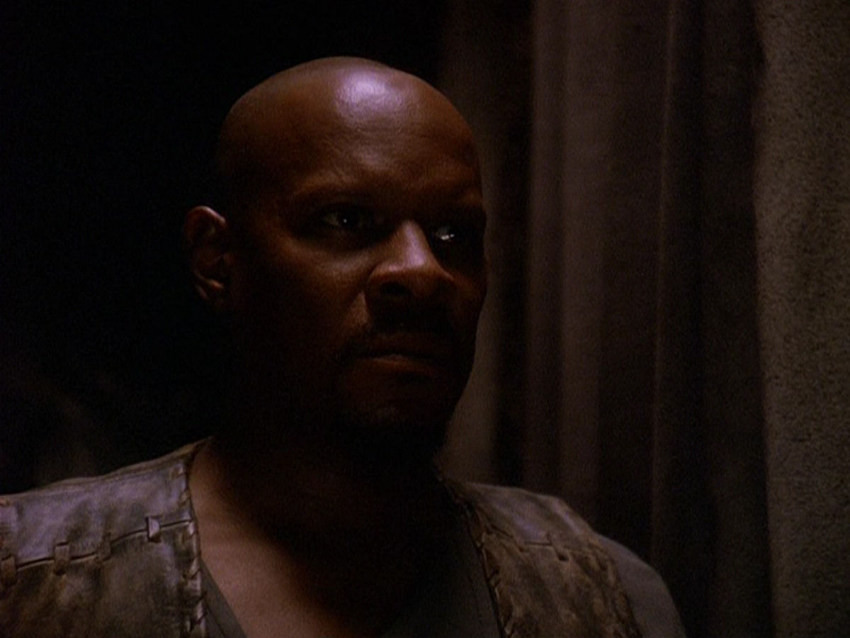 extant_StarTrek_DS9_5x13-ForTheUniform_00413.jpg