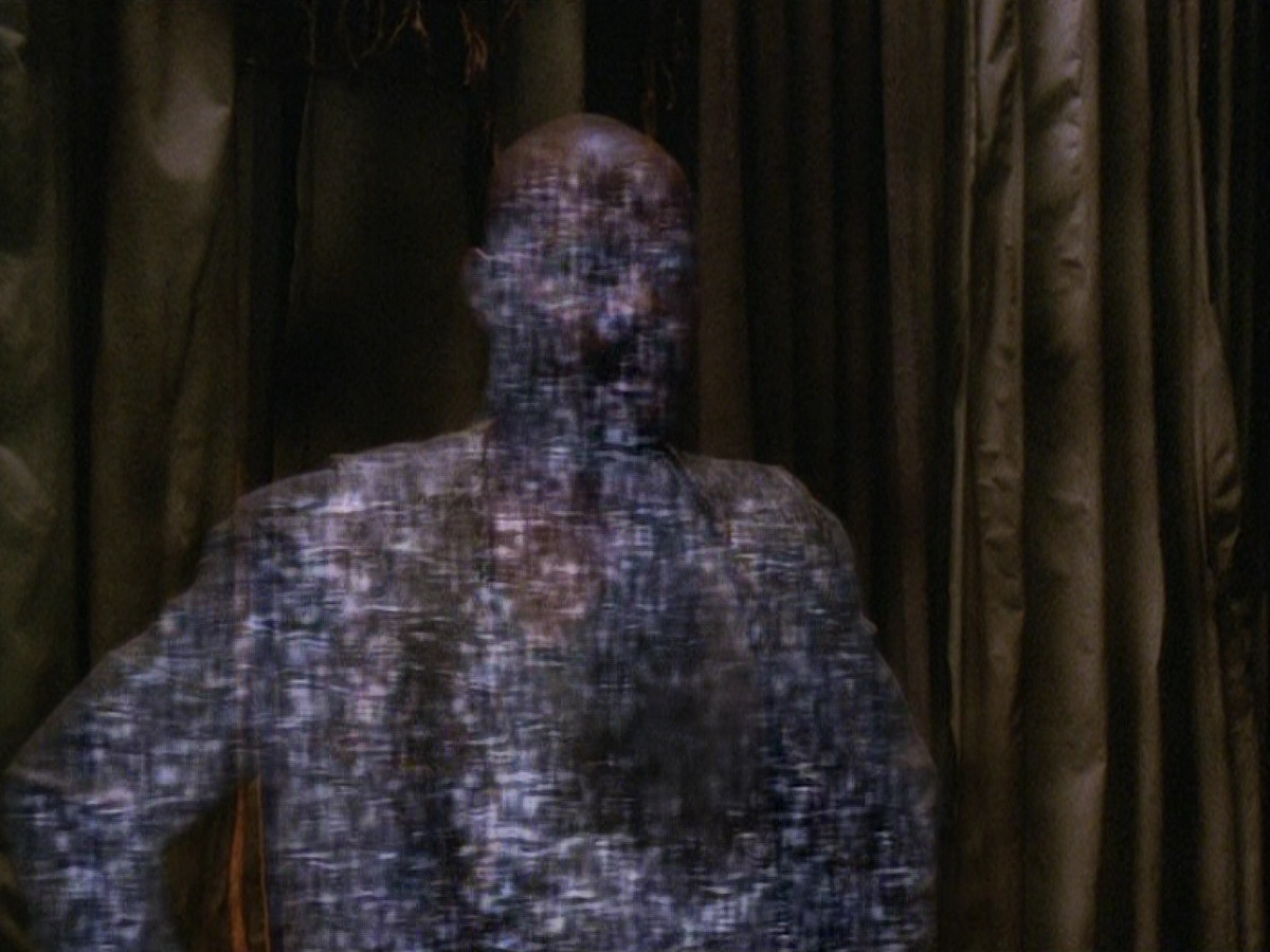 extant_StarTrek_DS9_5x13-ForTheUniform_00449.jpg