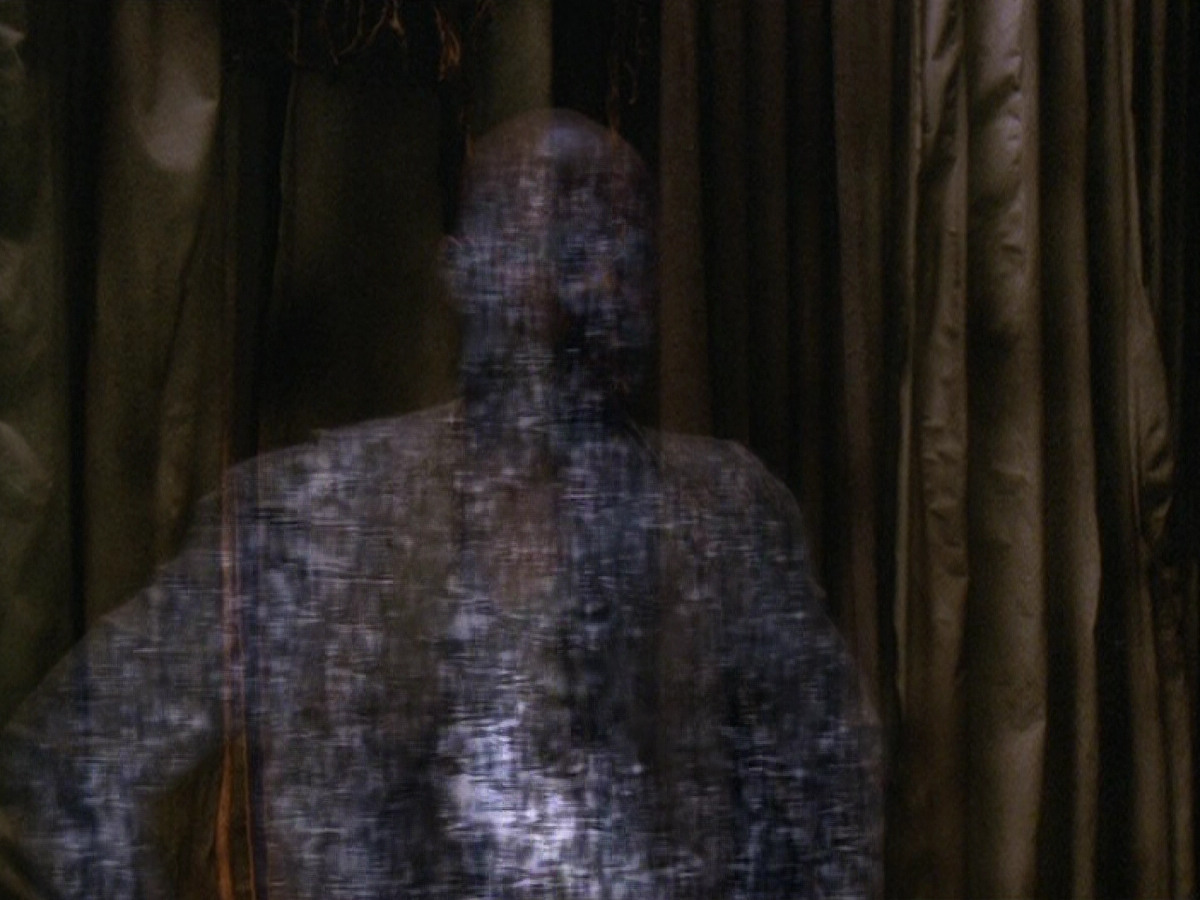 extant_StarTrek_DS9_5x13-ForTheUniform_00450.jpg