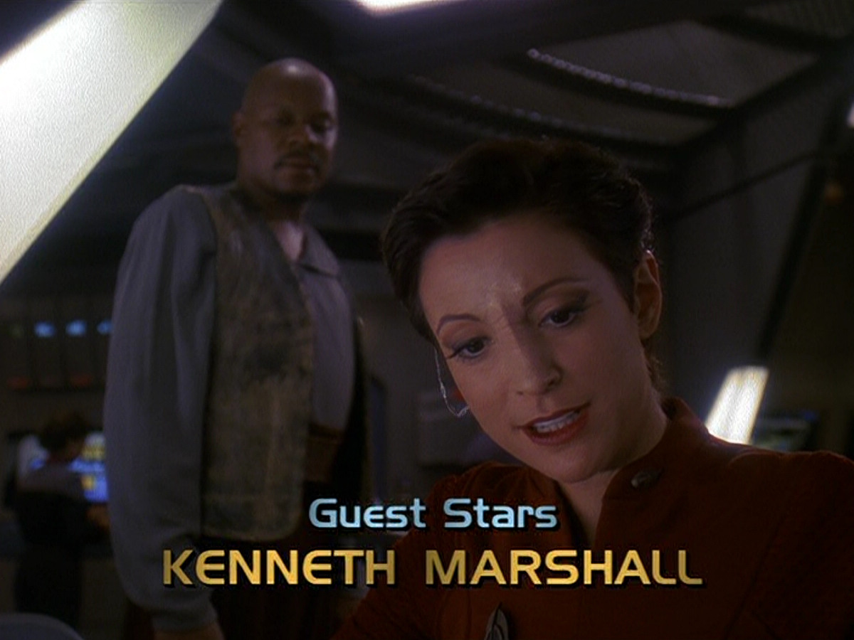 extant_StarTrek_DS9_5x13-ForTheUniform_00631.jpg