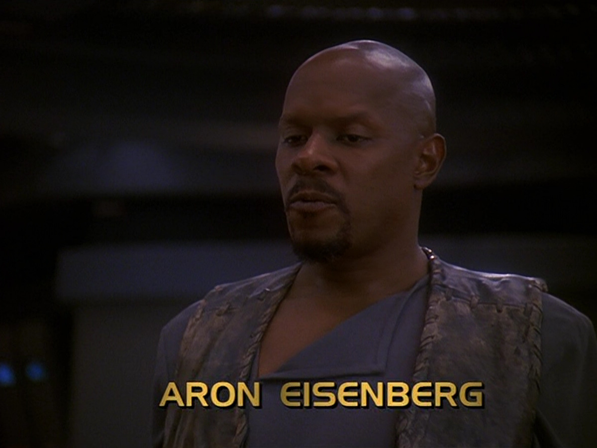 extant_StarTrek_DS9_5x13-ForTheUniform_00658.jpg