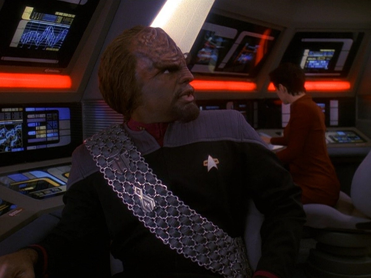 extant_StarTrek_DS9_5x13-ForTheUniform_00663.jpg