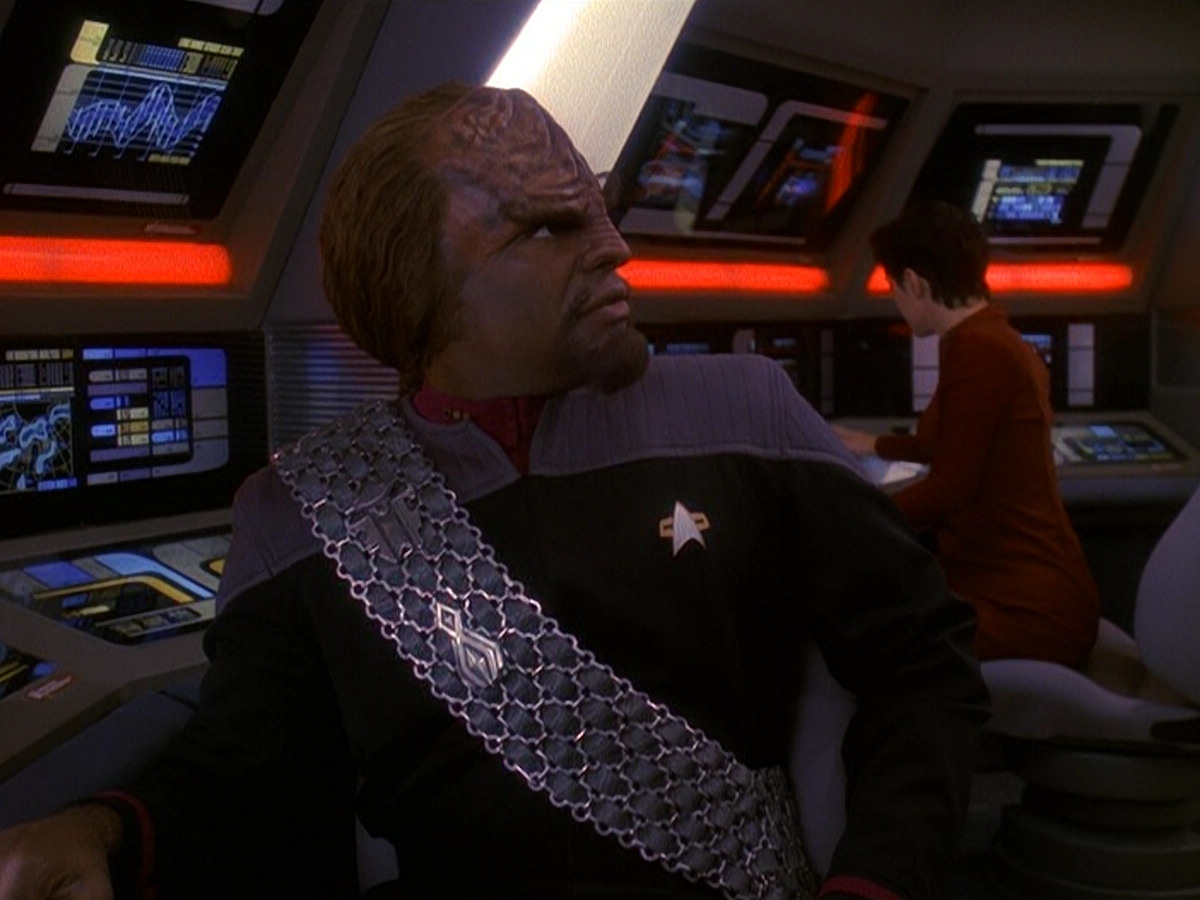 extant_StarTrek_DS9_5x13-ForTheUniform_00664.jpg