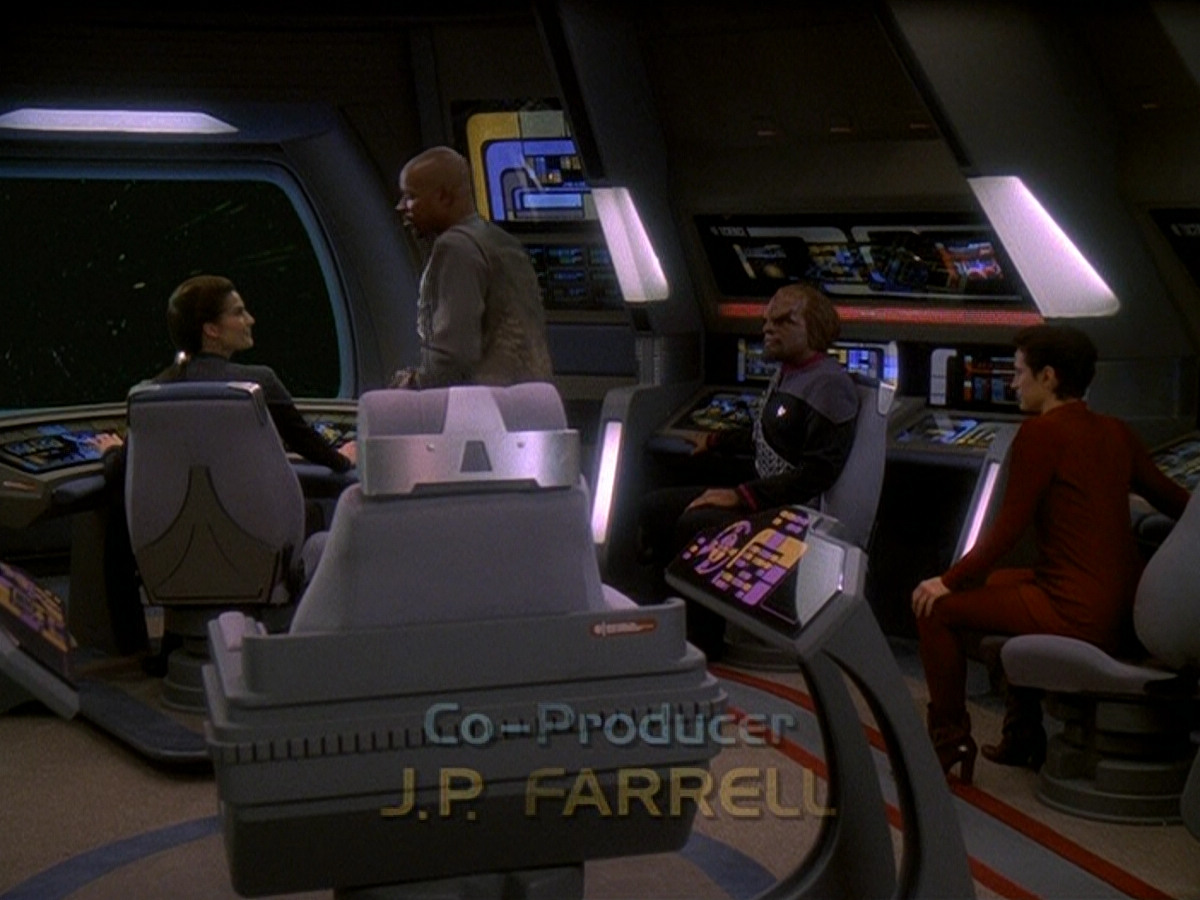 extant_StarTrek_DS9_5x13-ForTheUniform_00680.jpg
