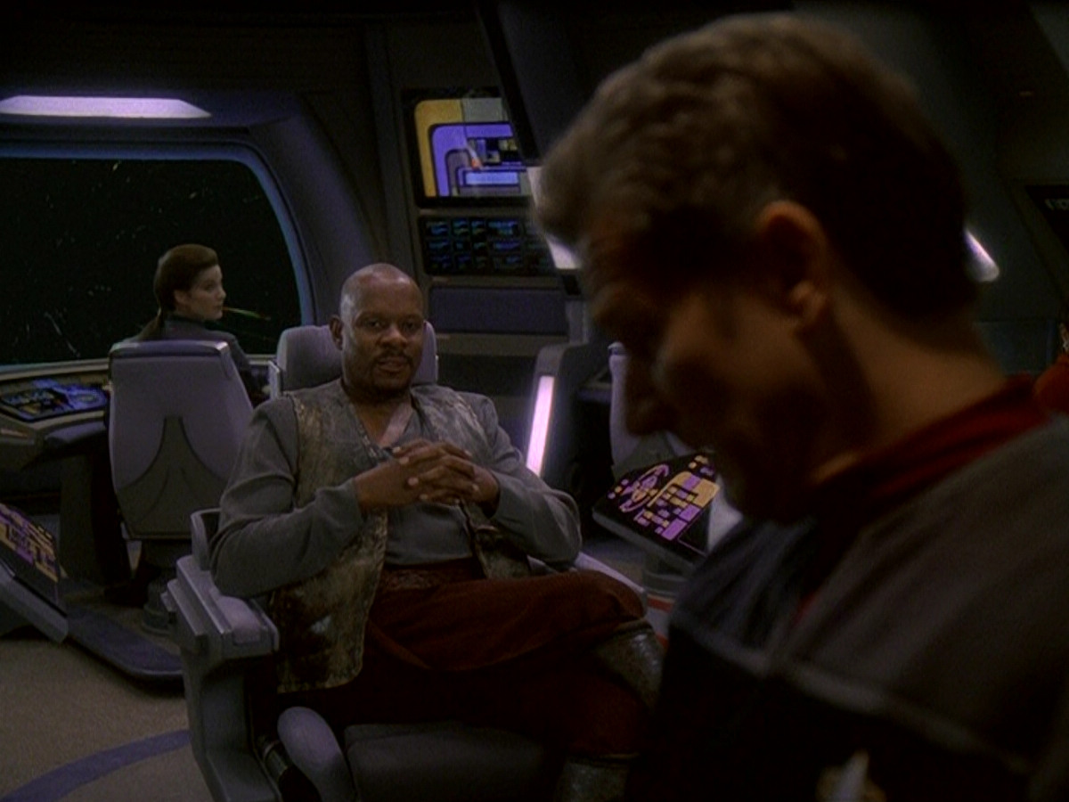 extant_StarTrek_DS9_5x13-ForTheUniform_00693.jpg