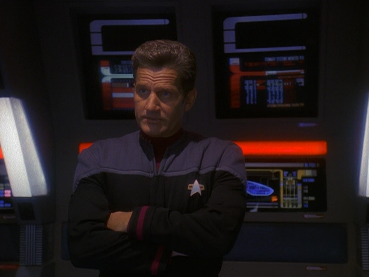extant_StarTrek_DS9_5x13-ForTheUniform_00730.jpg