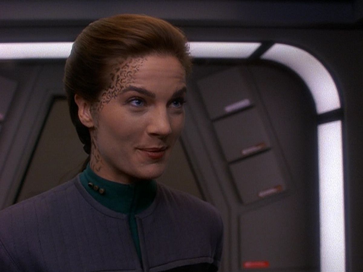extant_StarTrek_DS9_5x13-ForTheUniform_01790.jpg