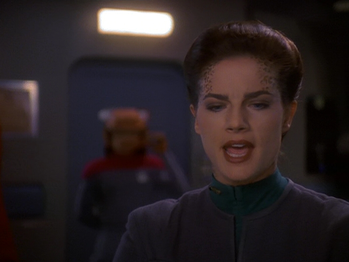 extant_StarTrek_DS9_5x13-ForTheUniform_01908.jpg