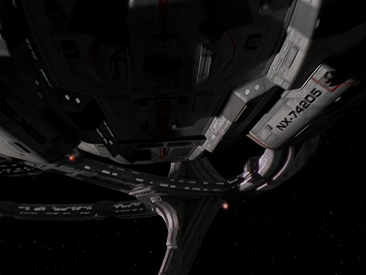 extant_StarTrek_DS9_5x13-ForTheUniform_01982.jpg