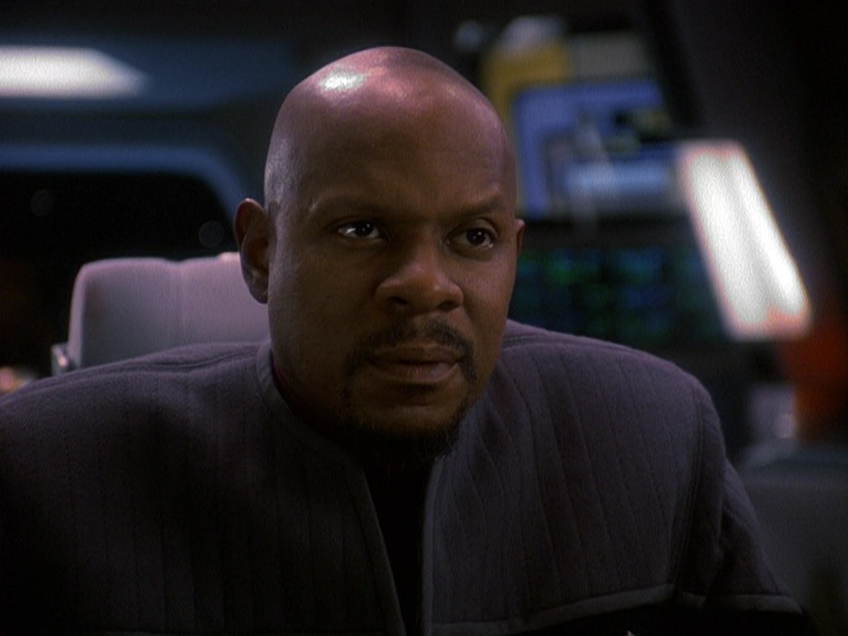 extant_StarTrek_DS9_5x13-ForTheUniform_02438.jpg