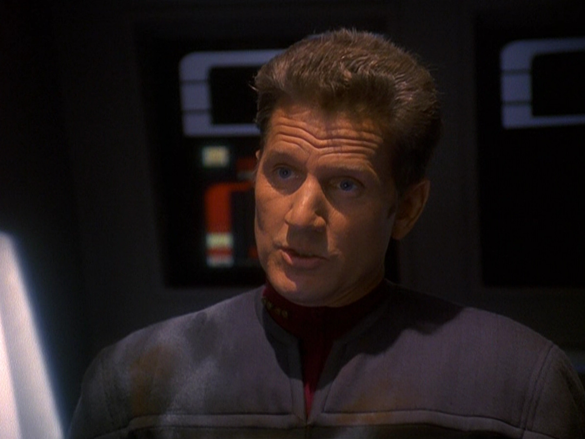 extant_StarTrek_DS9_5x13-ForTheUniform_02445.jpg