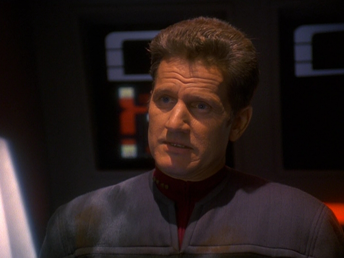 extant_StarTrek_DS9_5x13-ForTheUniform_02449.jpg