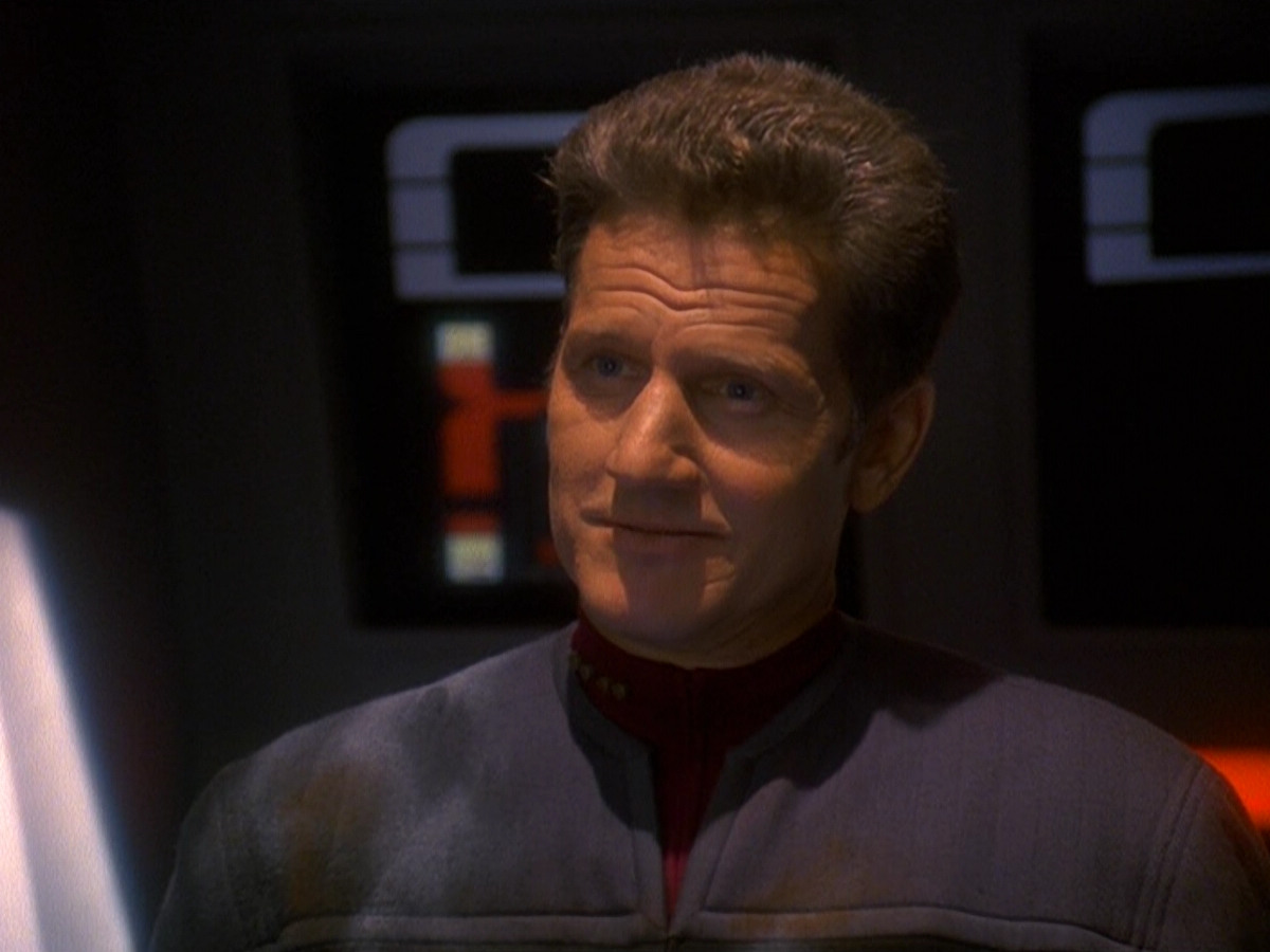 extant_StarTrek_DS9_5x13-ForTheUniform_02452.jpg