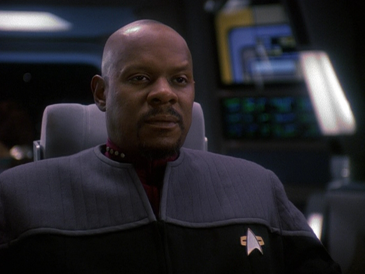 extant_StarTrek_DS9_5x13-ForTheUniform_02467.jpg