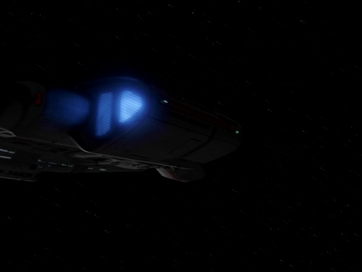 extant_StarTrek_DS9_5x13-ForTheUniform_02478.jpg