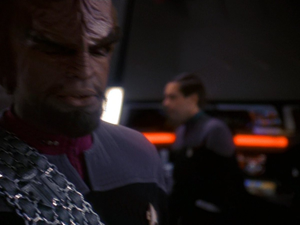 extant_StarTrek_DS9_5x13-ForTheUniform_02489.jpg