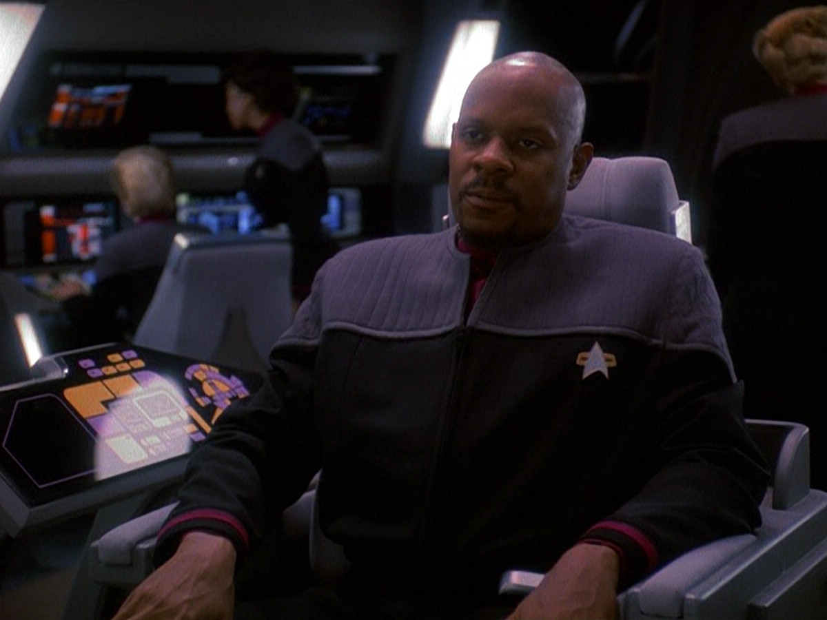 extant_StarTrek_DS9_5x13-ForTheUniform_02507.jpg