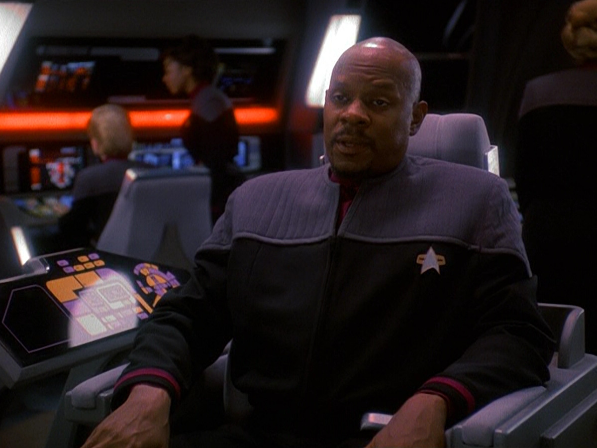 extant_StarTrek_DS9_5x13-ForTheUniform_02510.jpg