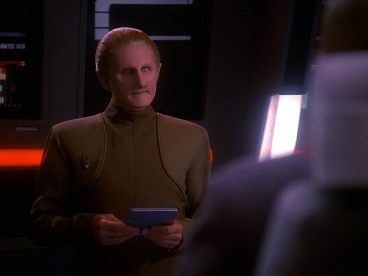 extant_StarTrek_DS9_5x13-ForTheUniform_02525.jpg