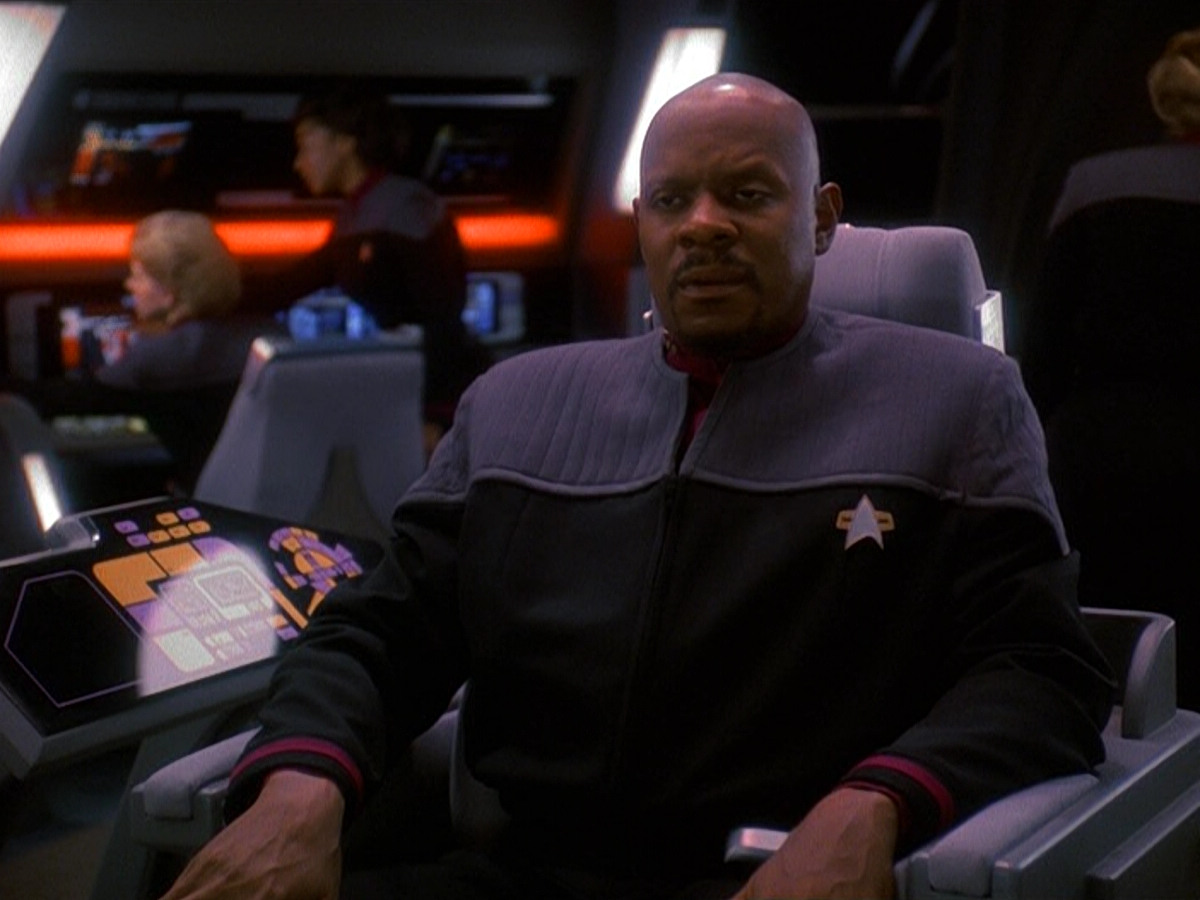extant_StarTrek_DS9_5x13-ForTheUniform_02536.jpg
